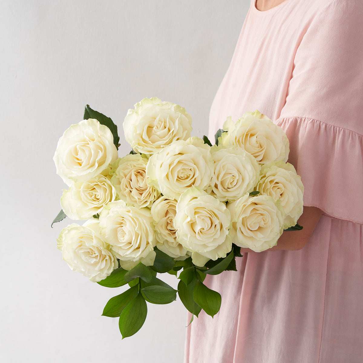 Mondial Roses White Mondial Roses